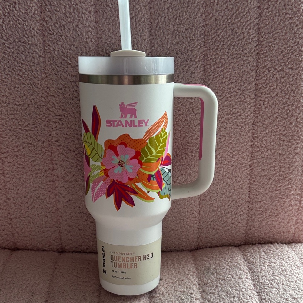 Stanley Quencher H2.0 Tumbler with Floral Design